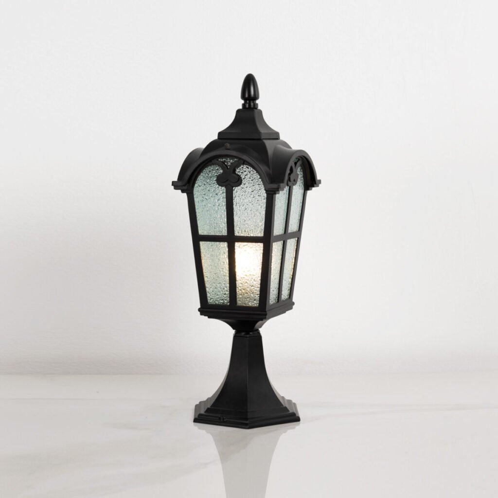 Kairo 1 Light Black Post