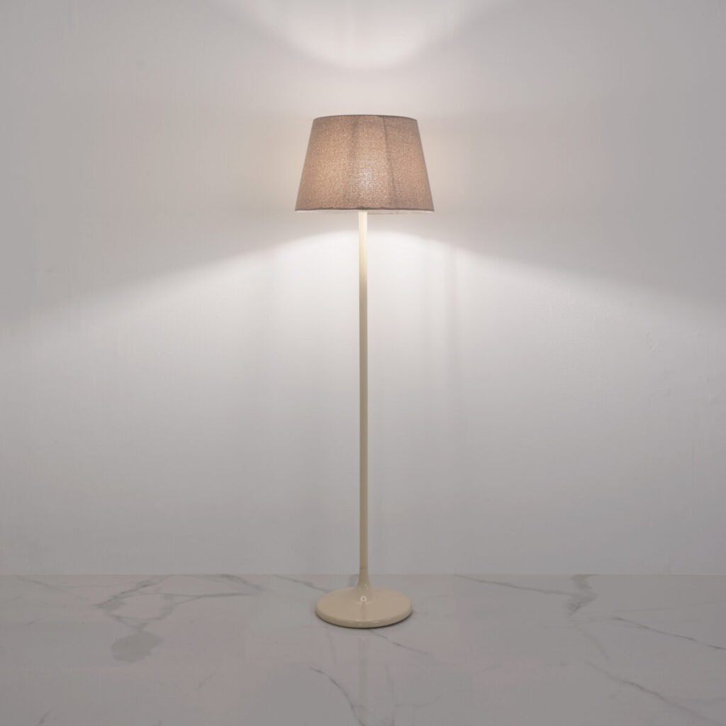 لمبادير كلوديا بإضاءة واحدة، أبيض مائل للبيج × بيج